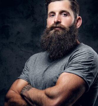 ¿Qué riesgos tiene el minoxidil?